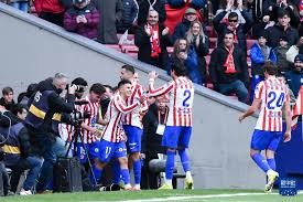 塞萨尔：齐沃为什么要换下博尼和泽林斯基？他俩明明表现最好