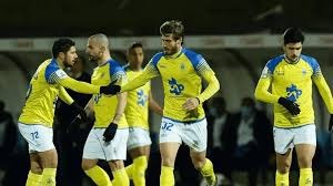 什么是“桥牌”里的信息传递？解析为何它能成为顶级精英的智力游戏。（解密桥牌的信息传递：它为何成为顶尖精英的智力游戏）