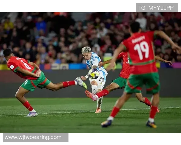 国米竞争对手捡到两分，马洛塔计划补强右边路，孔蒂成小丑